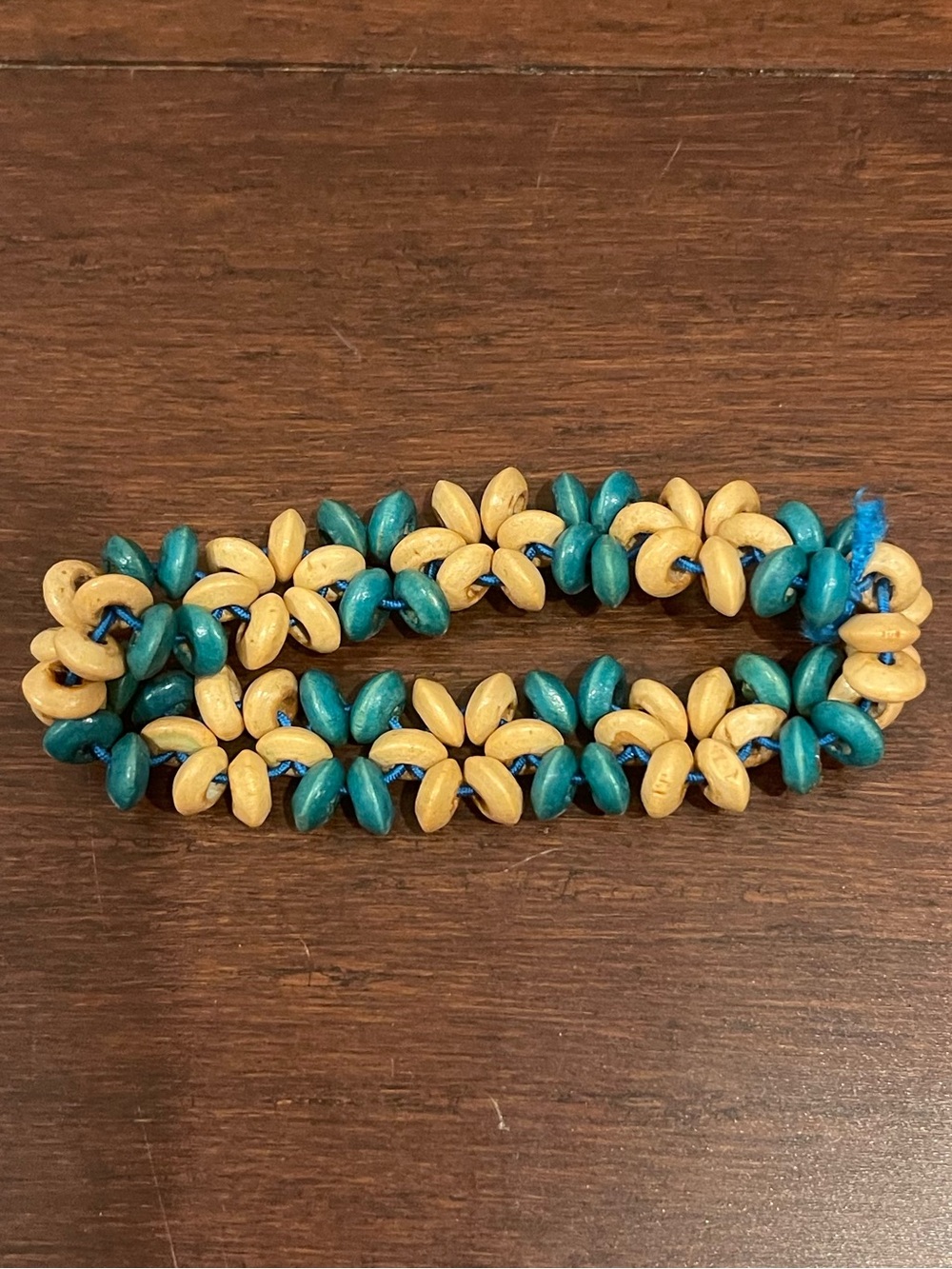 Hawaiian wooded beaded elastic bracelet